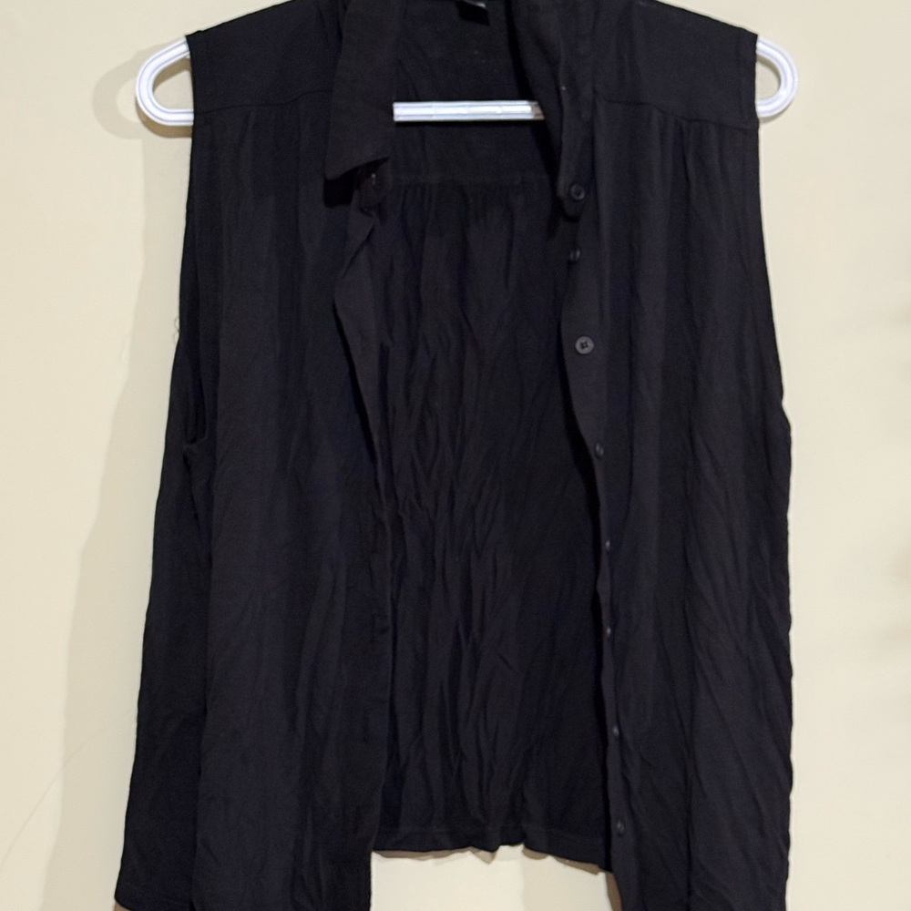 Icone Black Sleeveless Button Down Shirt